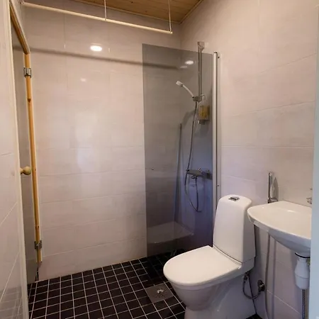 Mesiranta Inarinjaerven Rannalla Villa